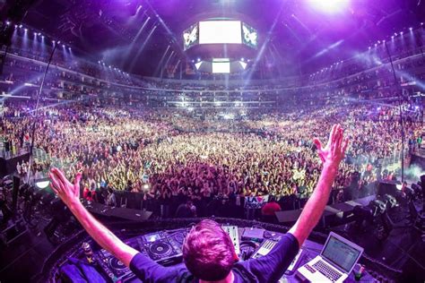 Guide To EDM Music Genres (Updated 2021) .